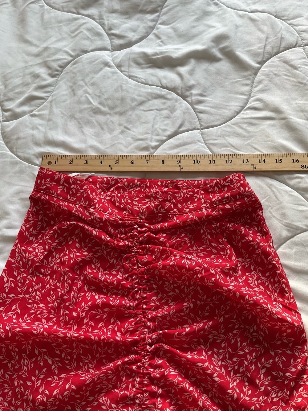 Red Floral Drawstring Ruched Mini Skirt - Picture 4 of 8